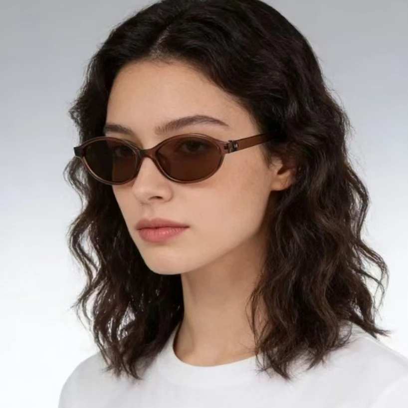 Designer Sunglasses - Küçük Oval Güneş Gözlüğü, Kadın, Vintage