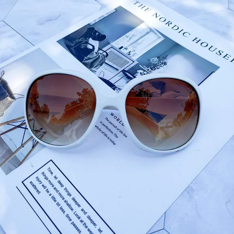 Yeni, Büyük Çerçeveli, Yuvarla - Designer Sunglasses incelemesi ve fiyatı
